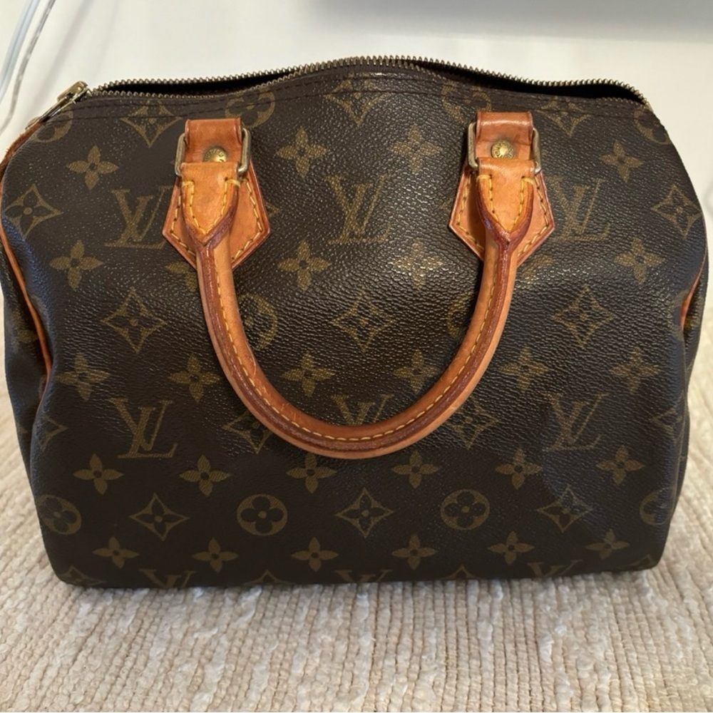 Louis Vuitton Classic Monogram Satchel Speedy 25